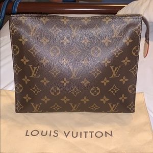 Louis Vuitton Bags - Toiletry Pouch 26 Louis Vuitton Bags - Toiletry Pouch 26